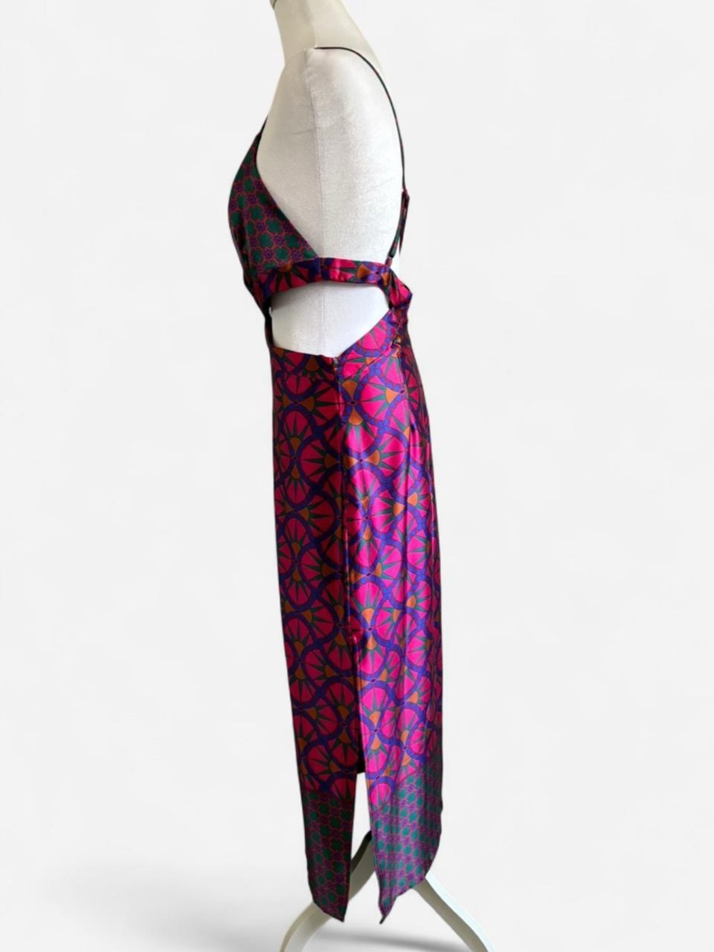 House of Harlow Boho Geometric Print Cutout Maxi Dress in Burgundy and Purple - Picture 4 of 7
